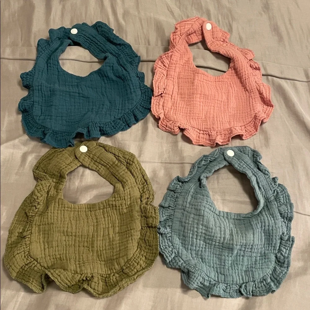 4 muslin cotton bibs